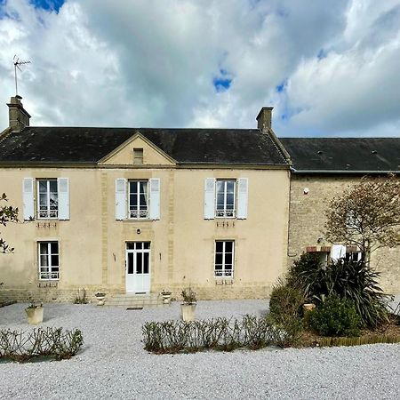 Les Chambres D'Omaha Beach Etablissement Avec Deux Chambres D'Hotes, Petit-Dejeuner Compris Fait-Maison Et Produits Locaux Виервил-сюр-Мер Екстериор снимка